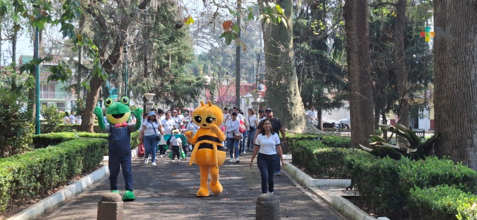 Jardín de Niños “Esperanza Osorio” celebra 80 aniversario con desfile en Xalapa