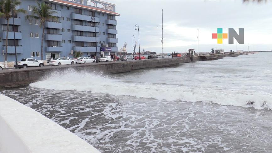 Puerto de Veracruz se mantiene cerrado a la navegación