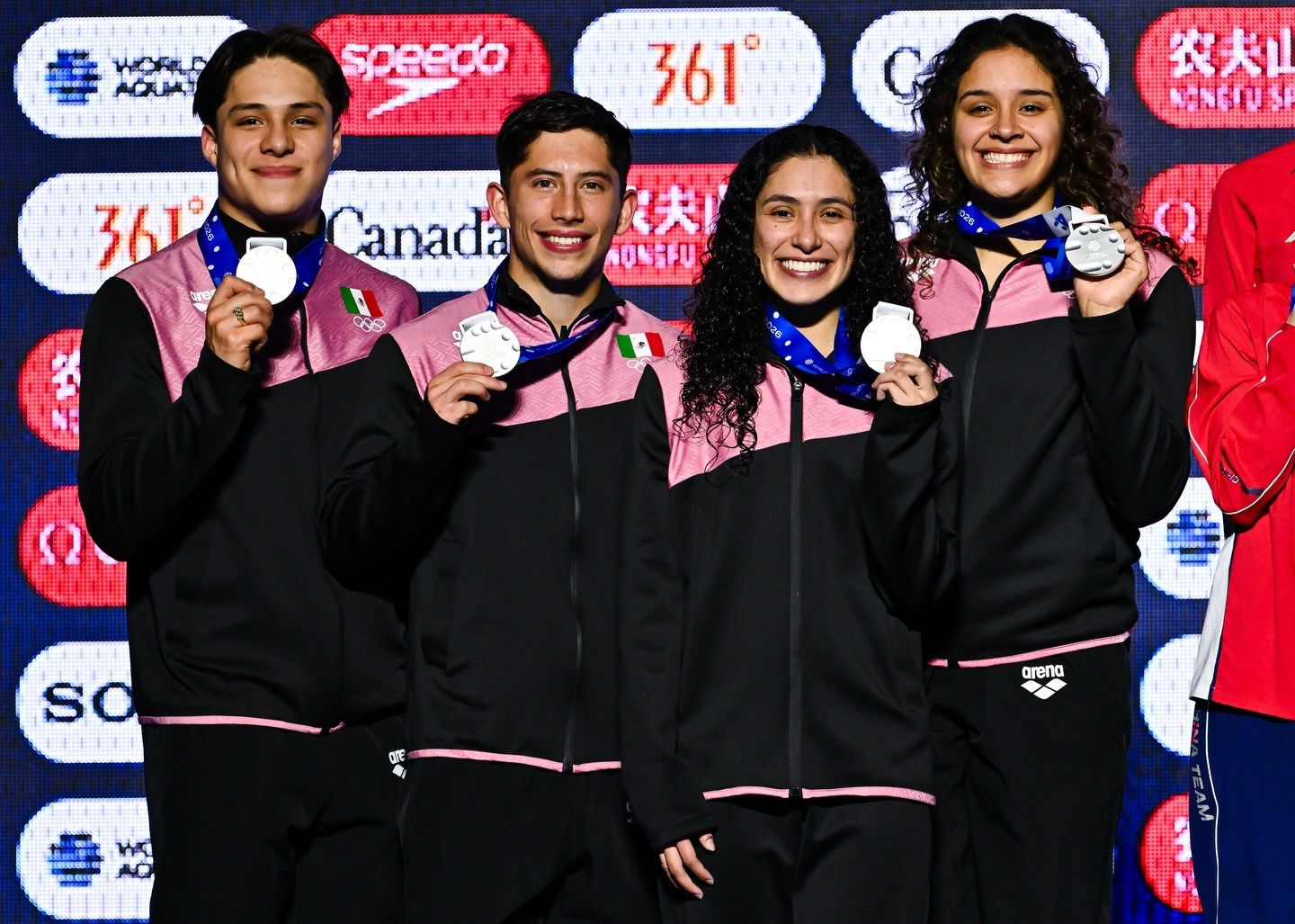 Clavadistas mexicanos triunfan en Copa de Mundo de Canadá