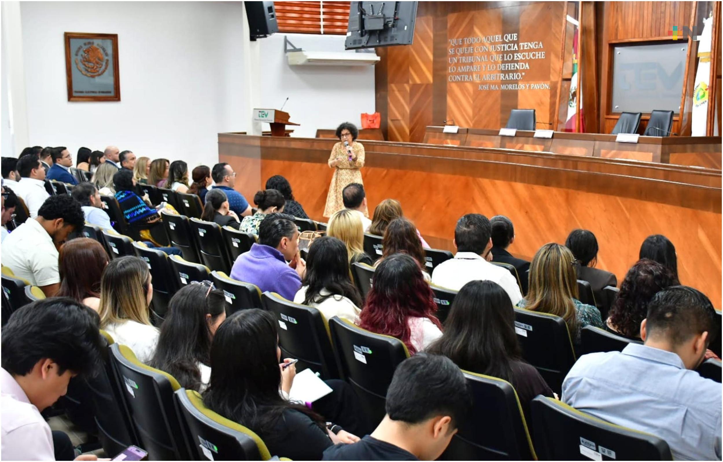 Realiza TEV conferencia «La perspectiva de género en la política pública” 