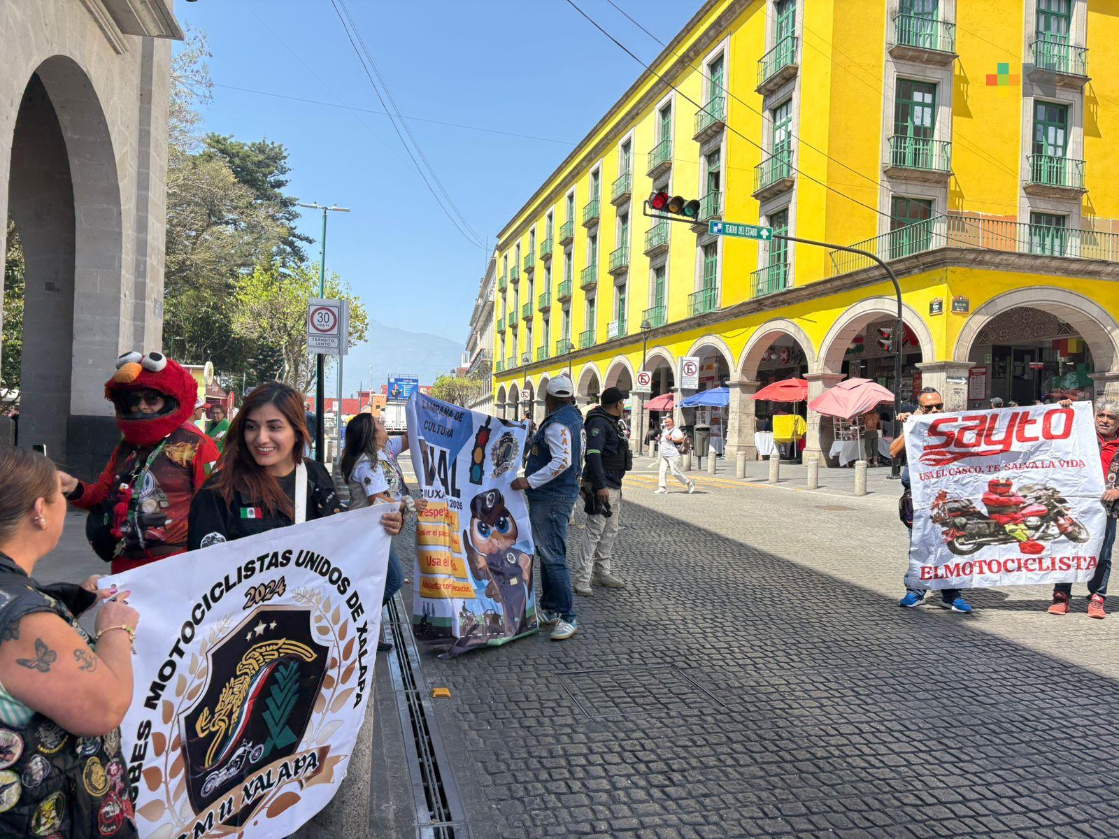 Motociclistas de Xalapa promueven cultura vial y uso responsable del casco