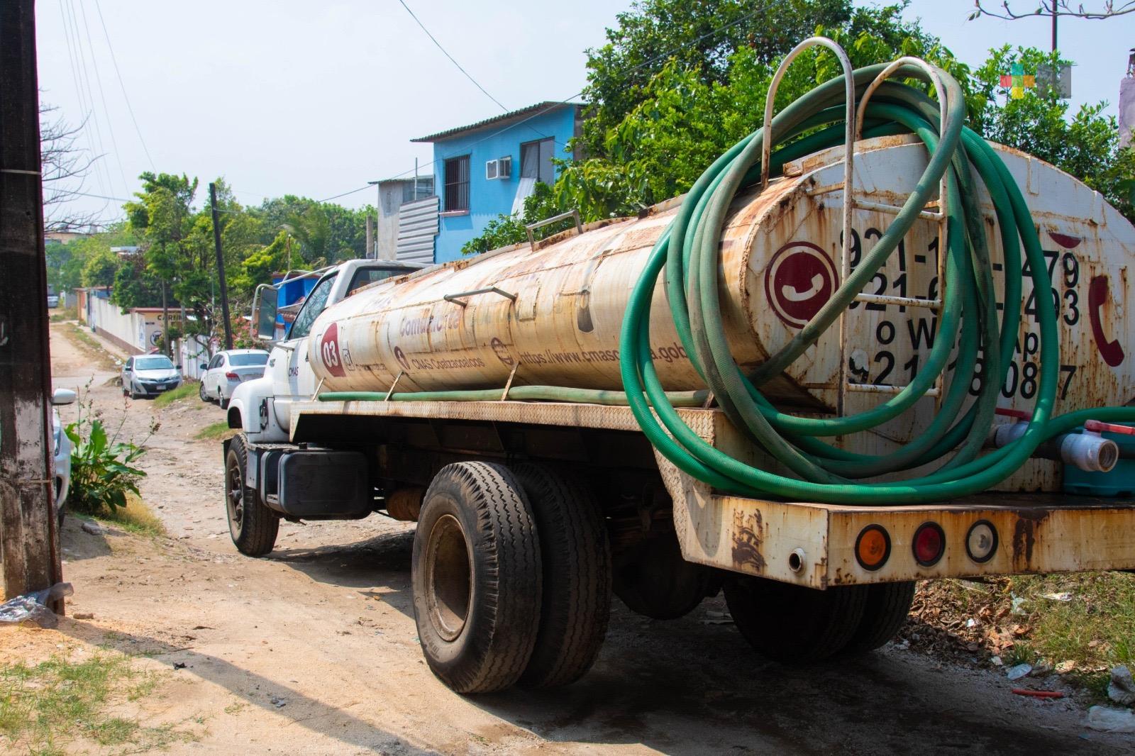 En Coatzacoalcos se mantiene suministro de agua con pipas
