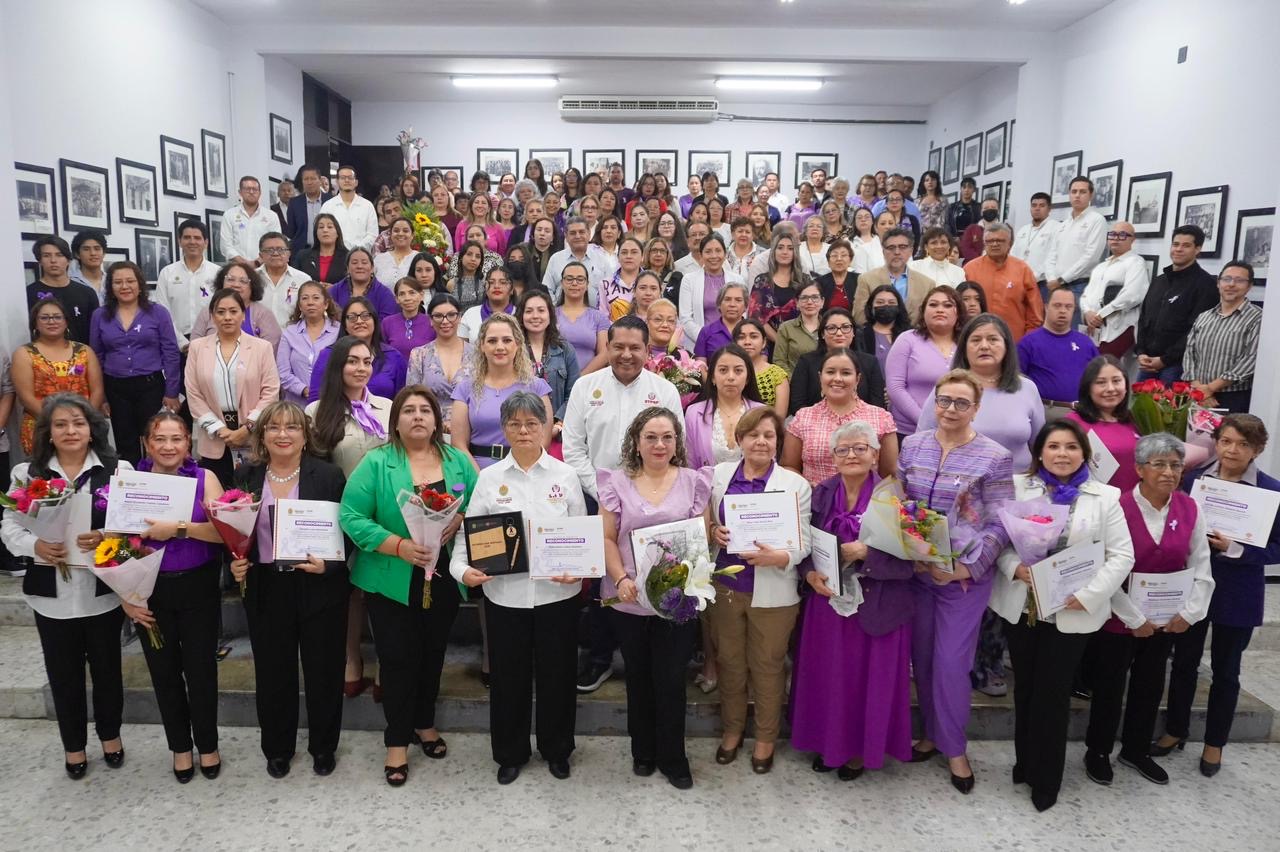 Reconocen en STPSP la vocación y trayectoria de sus servidoras públicas