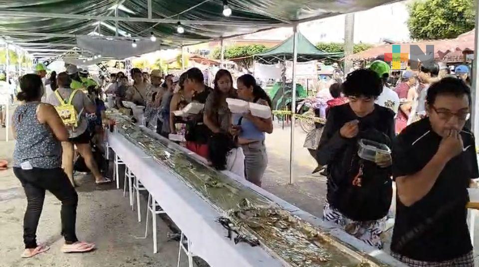 Mega dulce de coco de más de 270 metros se elaboró en Tecolutla