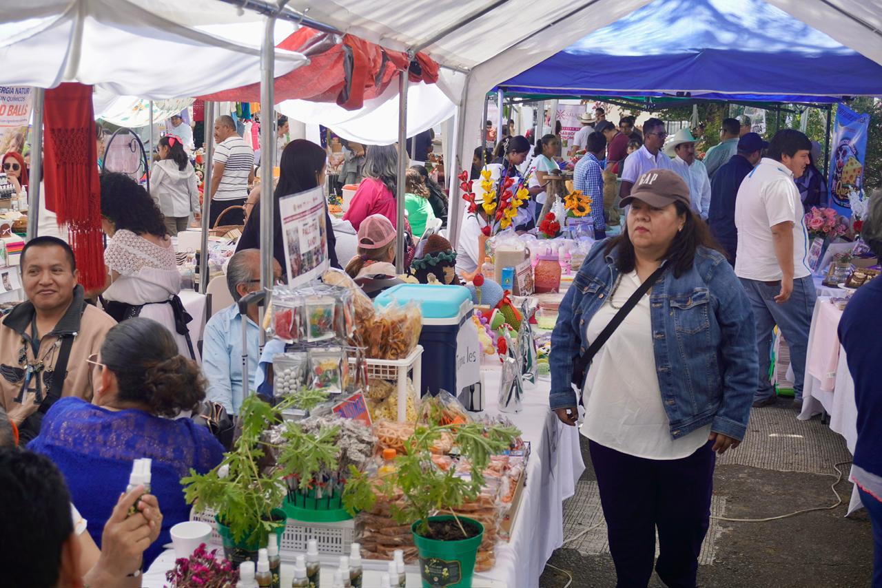 Se reúnen 140 emprendedores en encuentro regional en Xalapa