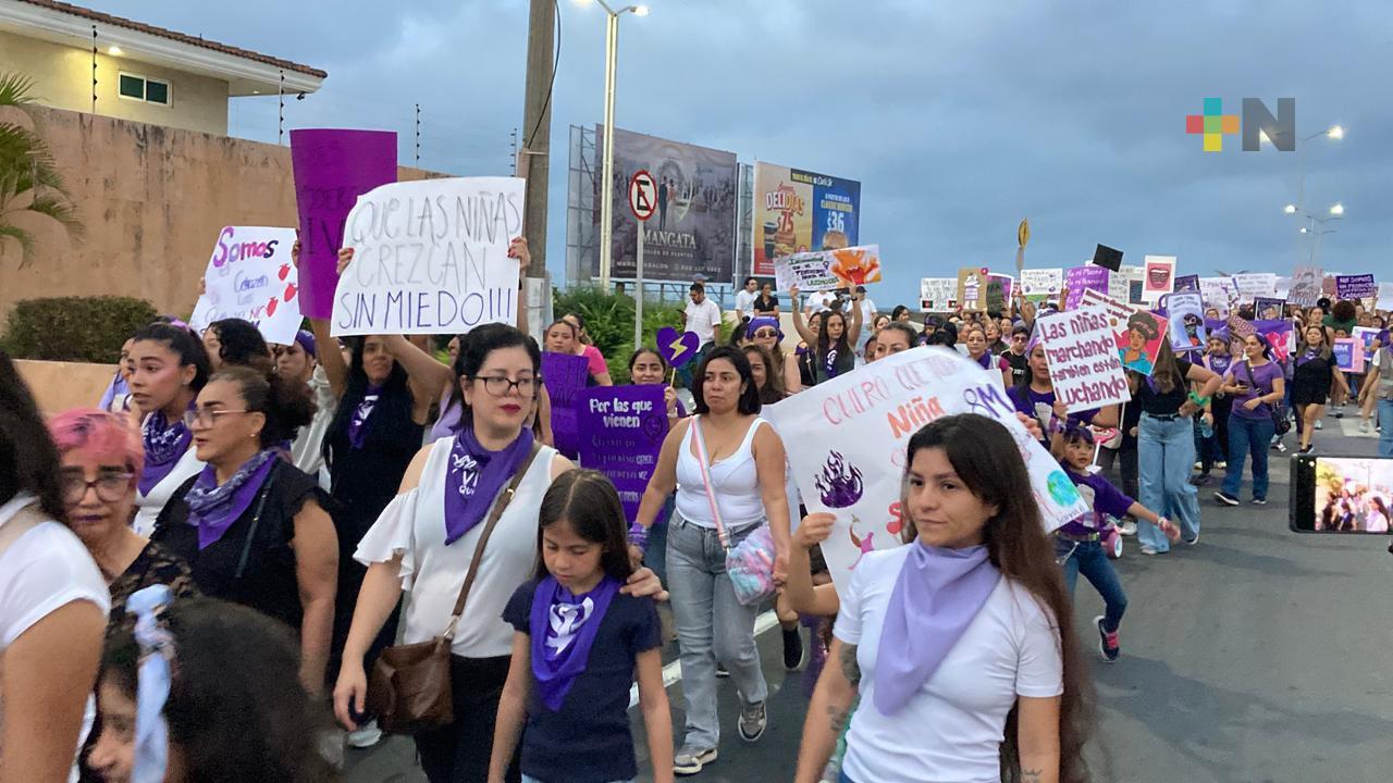 En Veracruz y Boca del Río también marcharon el 8 de marzo