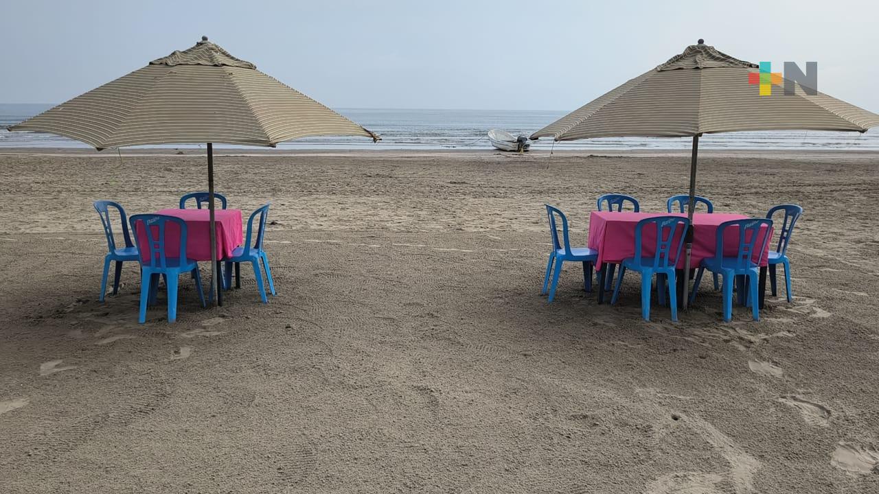 Mal tiempo afecta a negocios de playa en Boca del Río