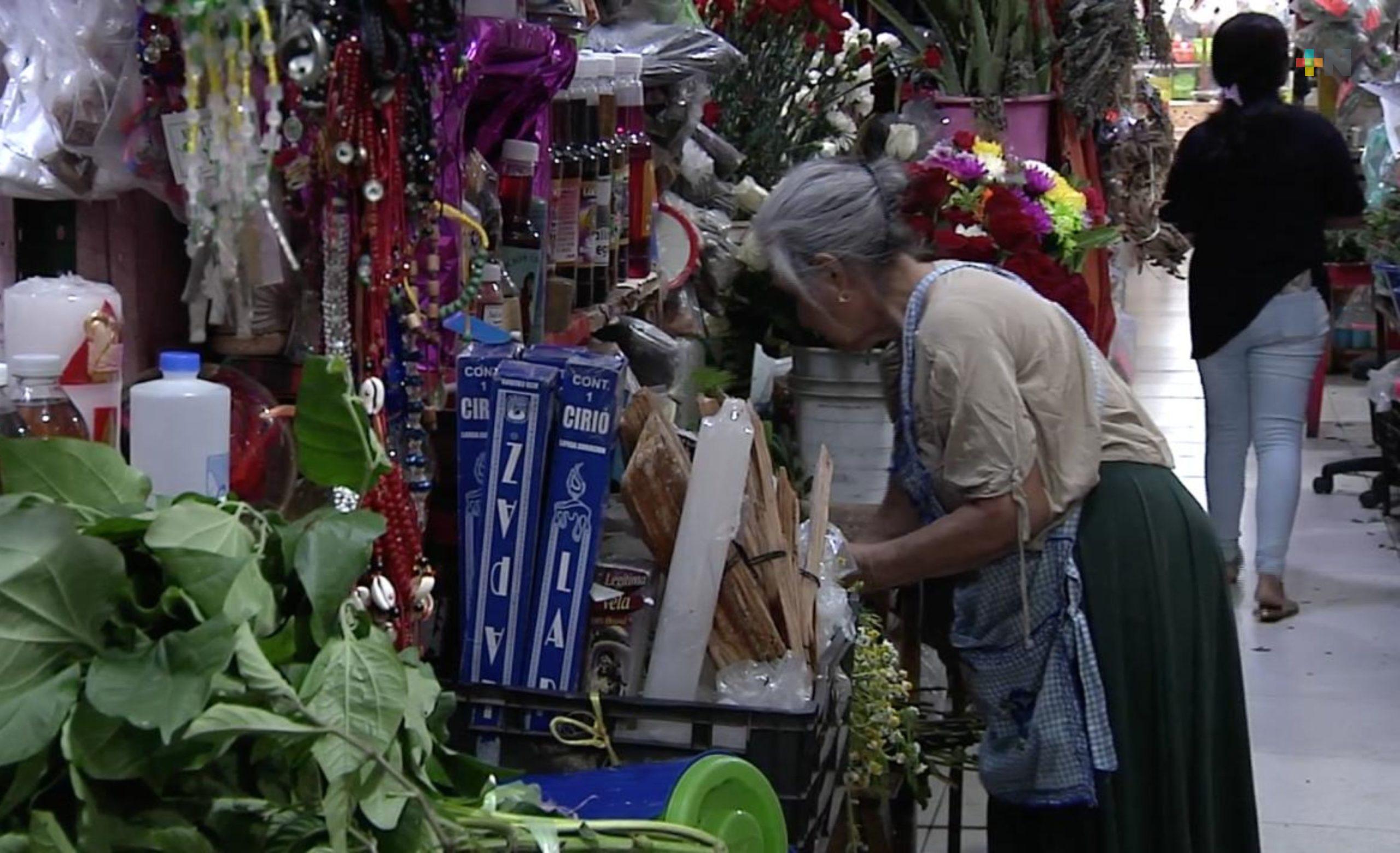 Baja demanda de productos esotéricos en mercado de Coatza