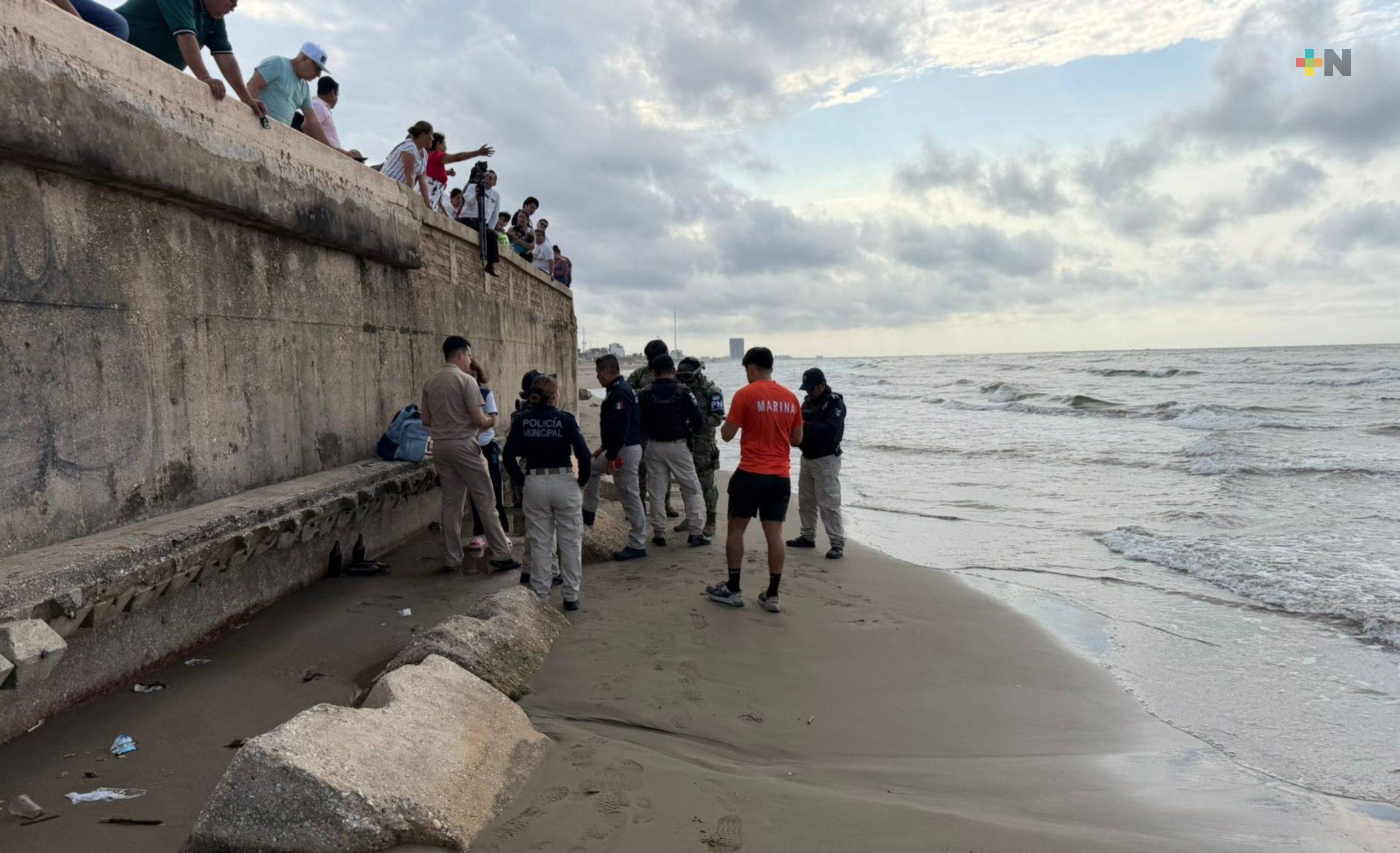 Piden reconocimiento para joven que rescató a menor en zona de playa