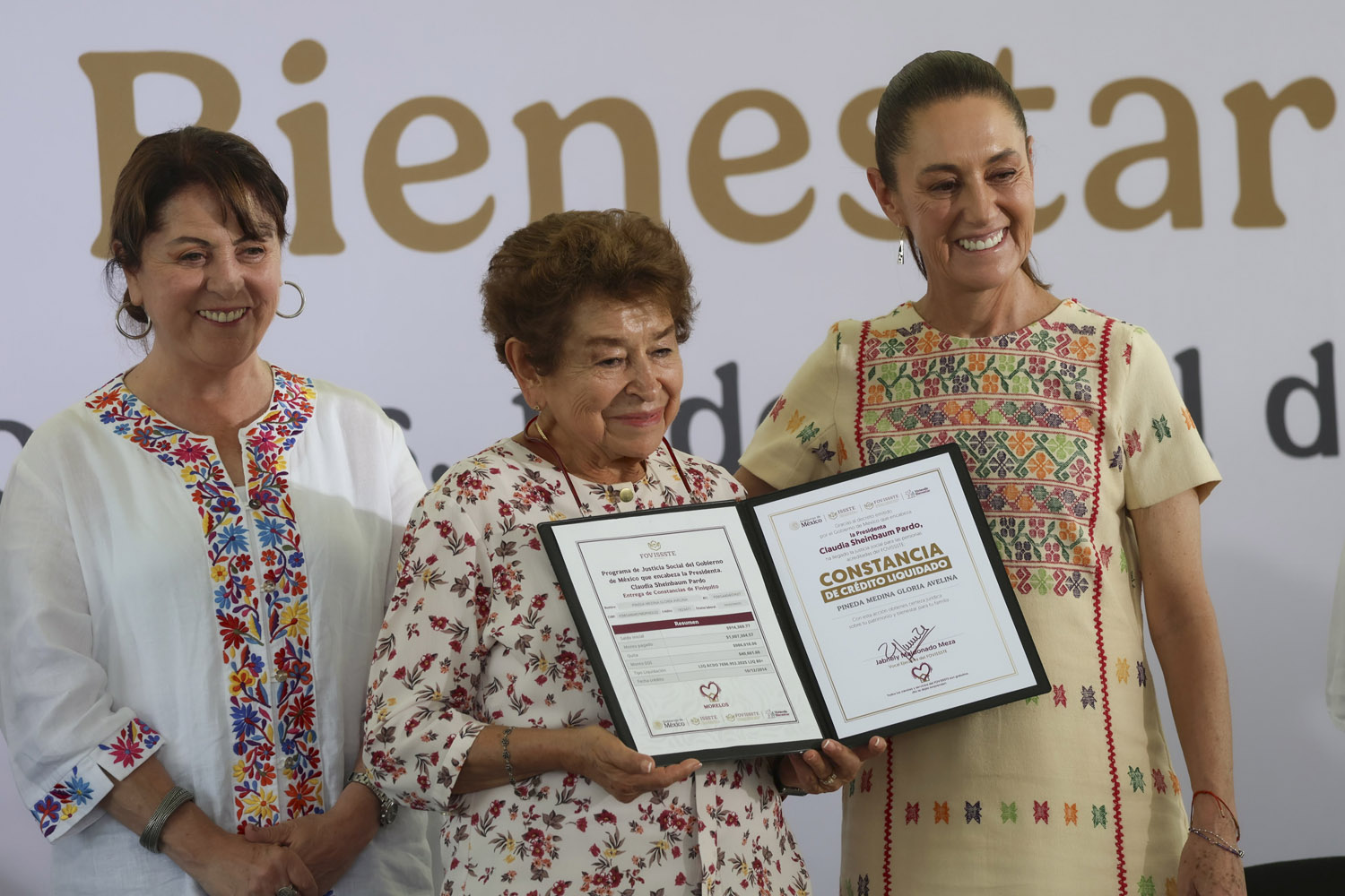 En Morelos, Sheinbaum entrega más de 800 liberaciones de créditos Fovissste