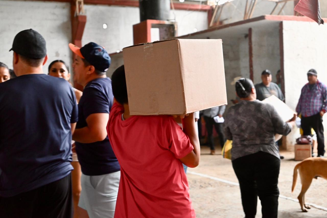 Distribuye DIF apoyos funcionales y de asistencia social en Yecuatla y Tenochtitlán