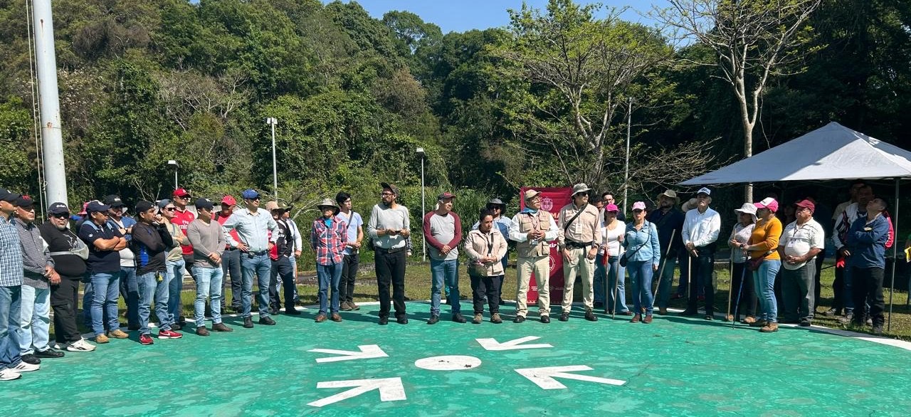 Participa SEV en limpieza del Cerro de la Galaxia, pulmón natural de Xalapa
