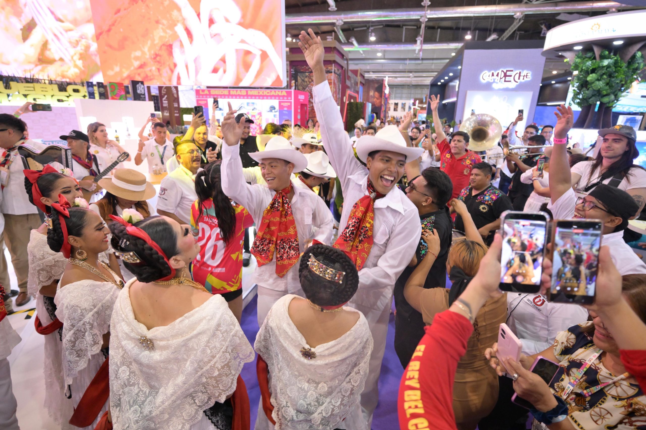 Tradición viva de Veracruz se comparte en el Tianguis Turístico