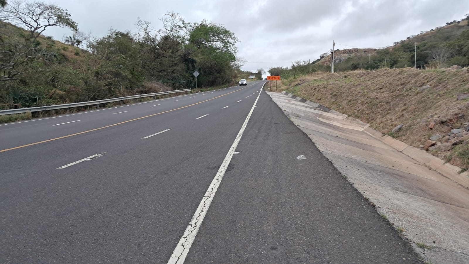 Anuncian cierre temporal en tramo de la carretera 180, por retiro de roca: SICT