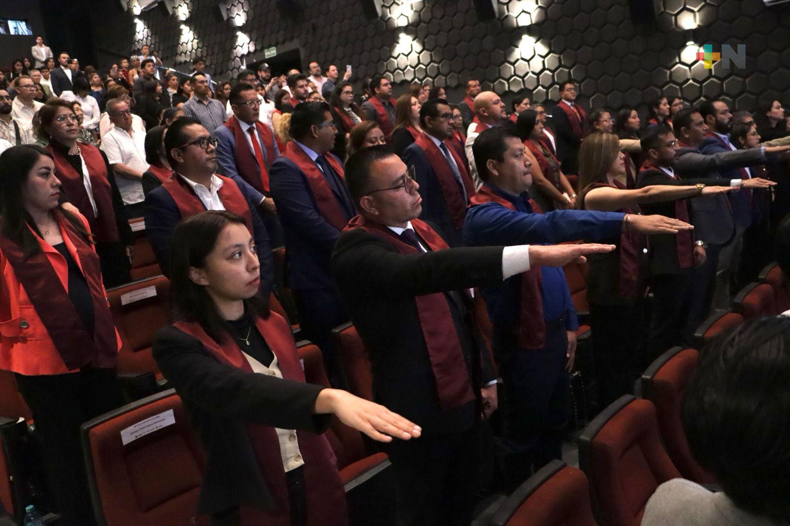 Egresados del Consorcio Clavijero reciben actas de recepción profesional y de grado