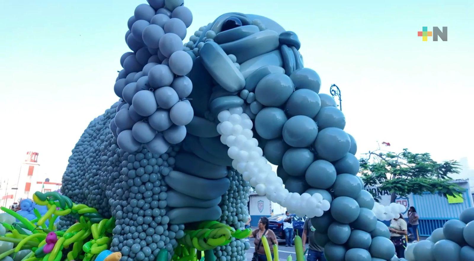 Con desfile de globoflexia, música y otras actividades Veracruz puerto festejó a niños y niñas