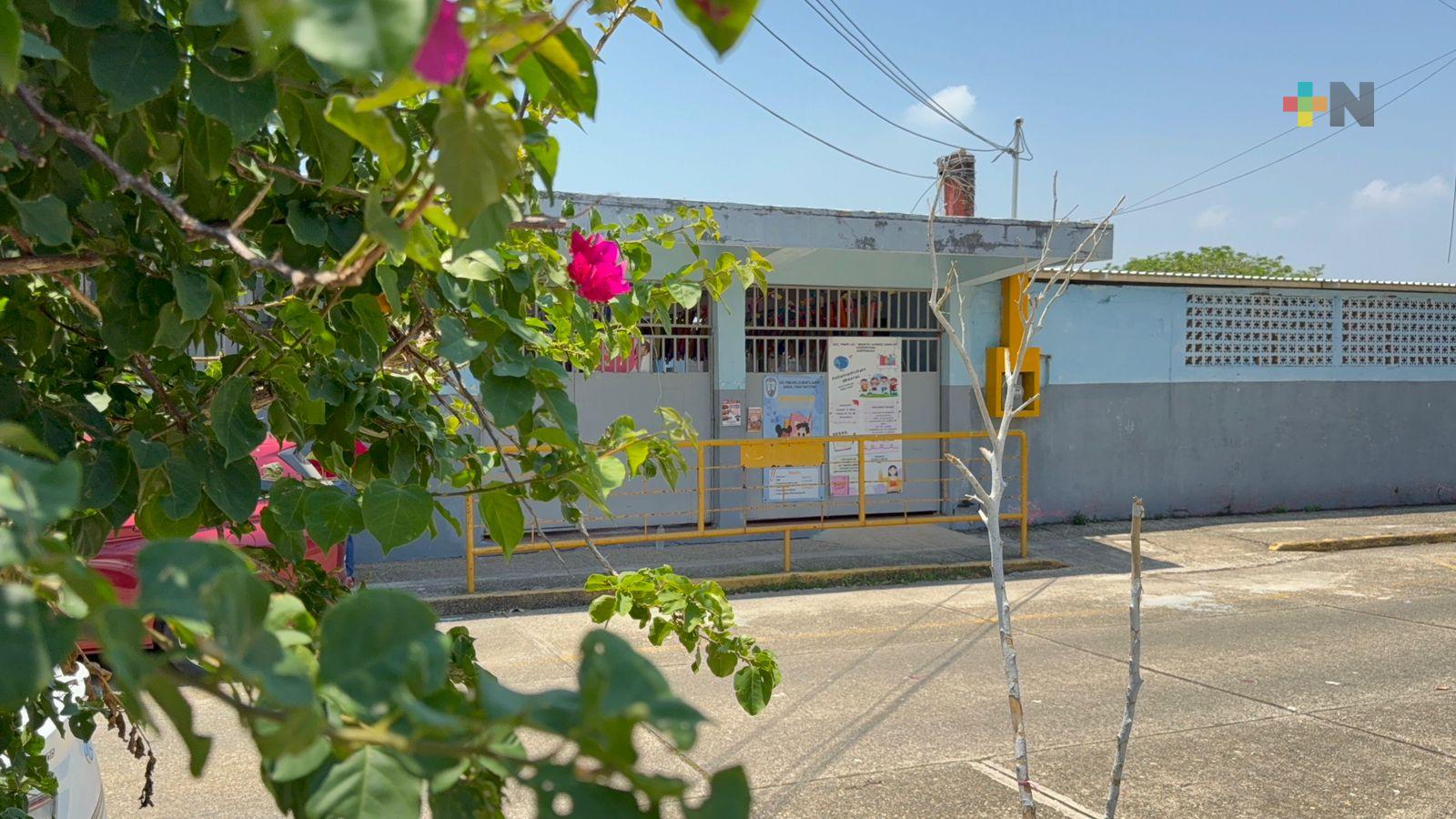 Escuelas de Coatza toman medidas para proteger a estudiantes del calor