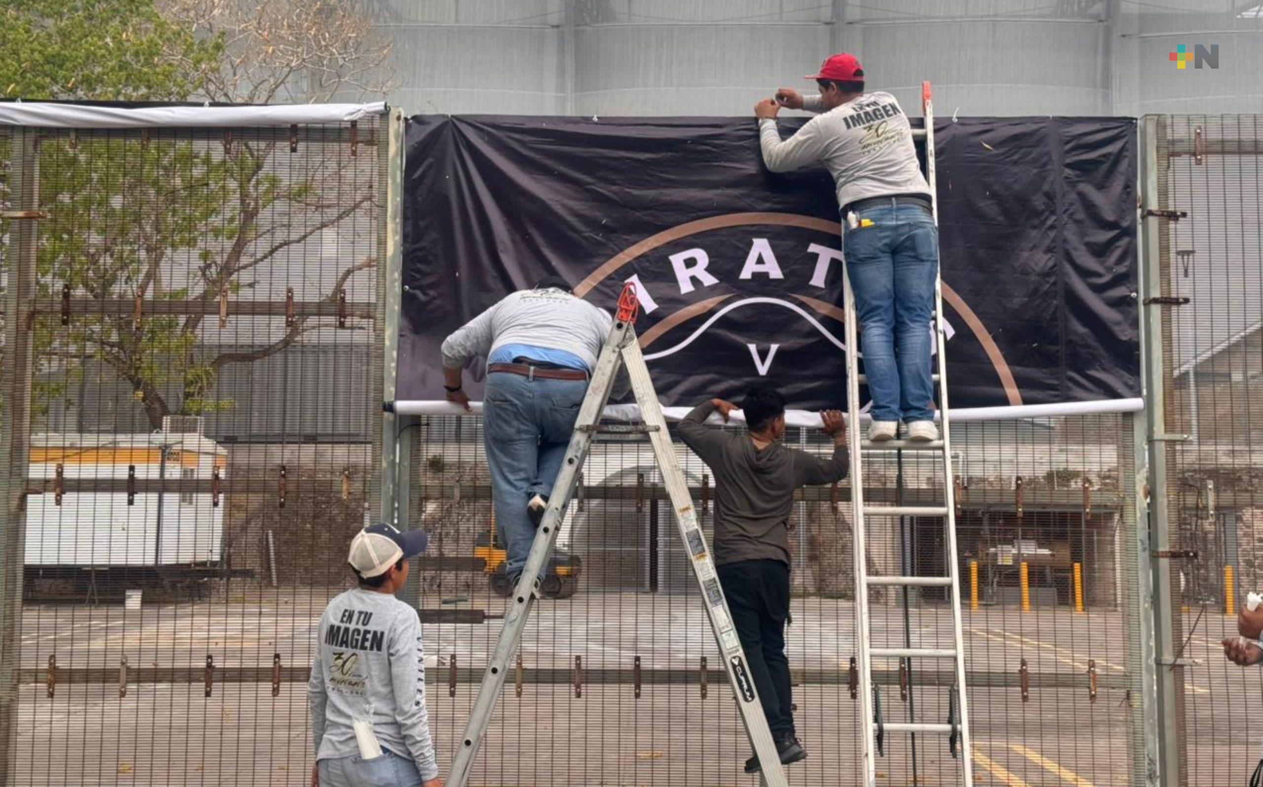 Estadio Luis de la Fuente ya luce la imagen de los Piratas FC