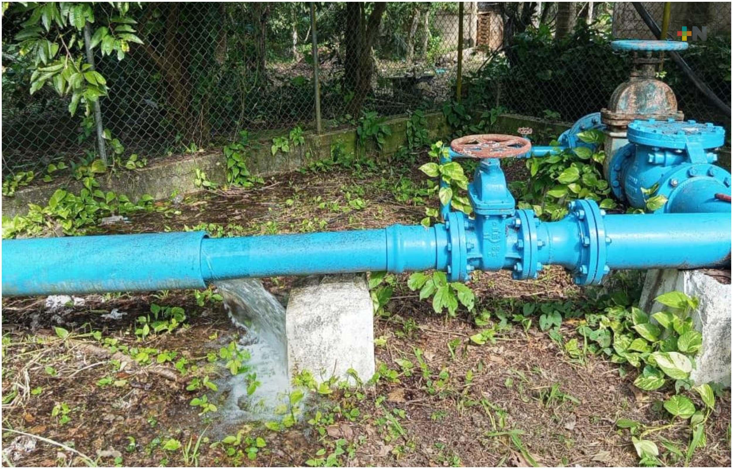 Fuga deja sin agua a más de 10 colonias en Coatzacoalcos