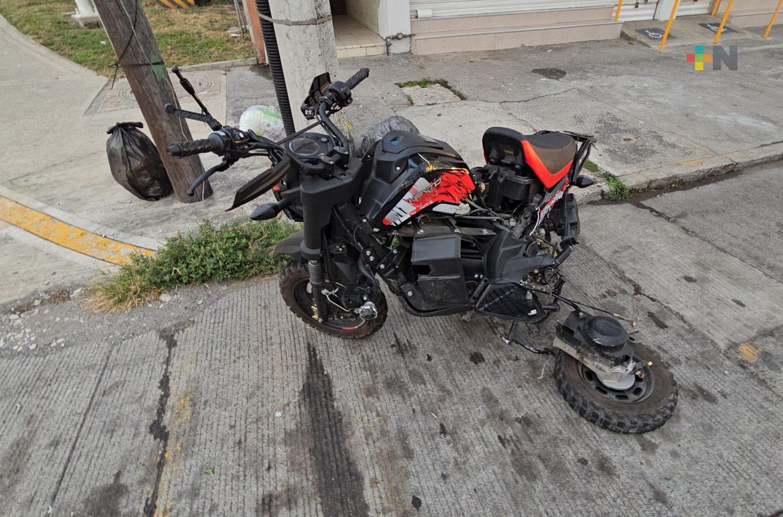 Camioneta atropella a motocicleta en Veracruz; fallecen dos personas
