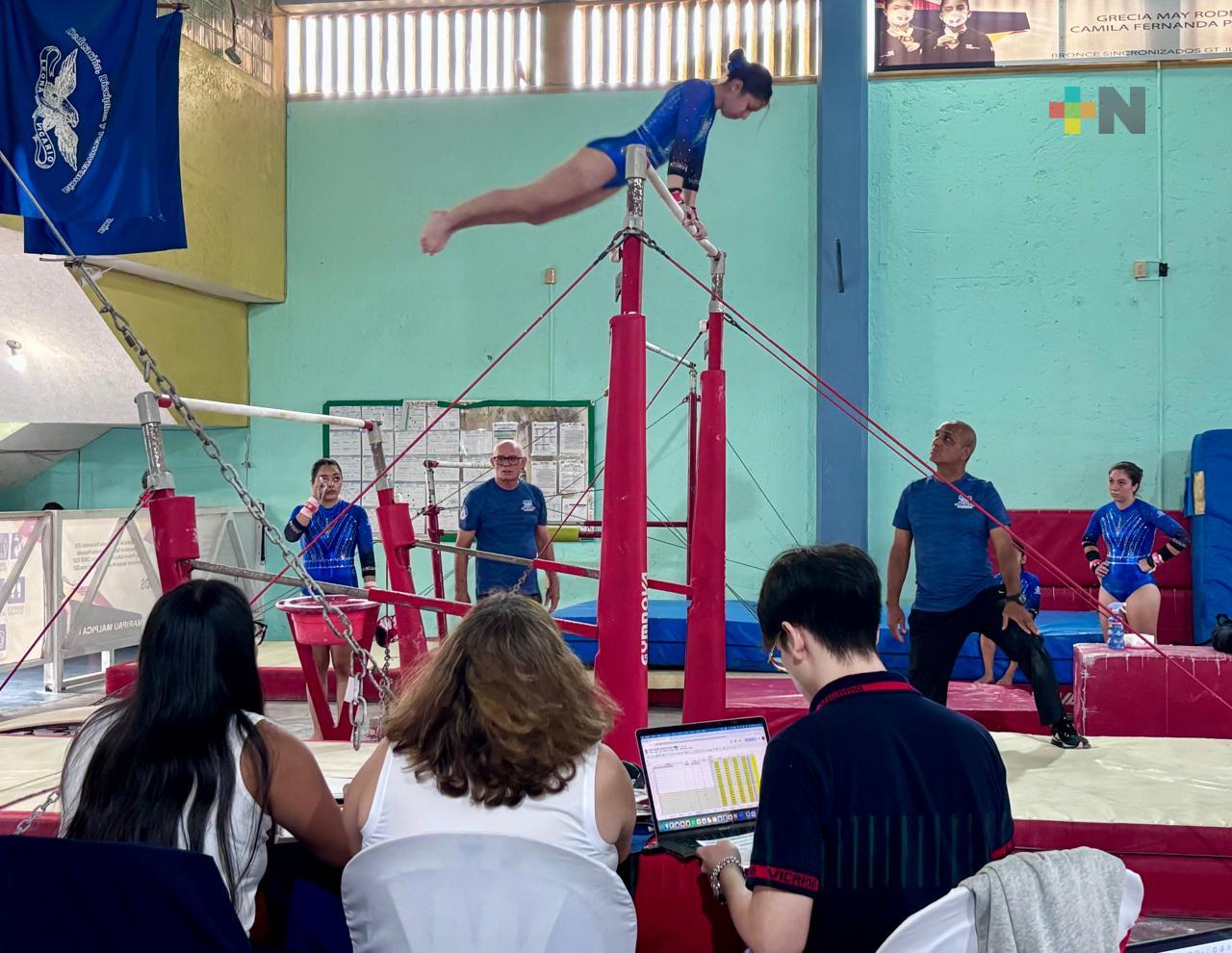 Participan 130 gimnastas en Copa LEVIC 2026 de Coatza