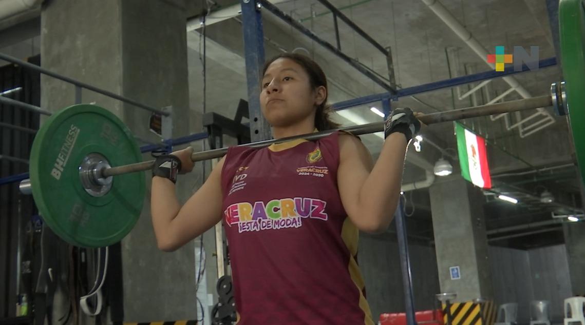 Nadyme Vásquez, halterista xalapeña, asegura clasificación a juegos Conade 2026