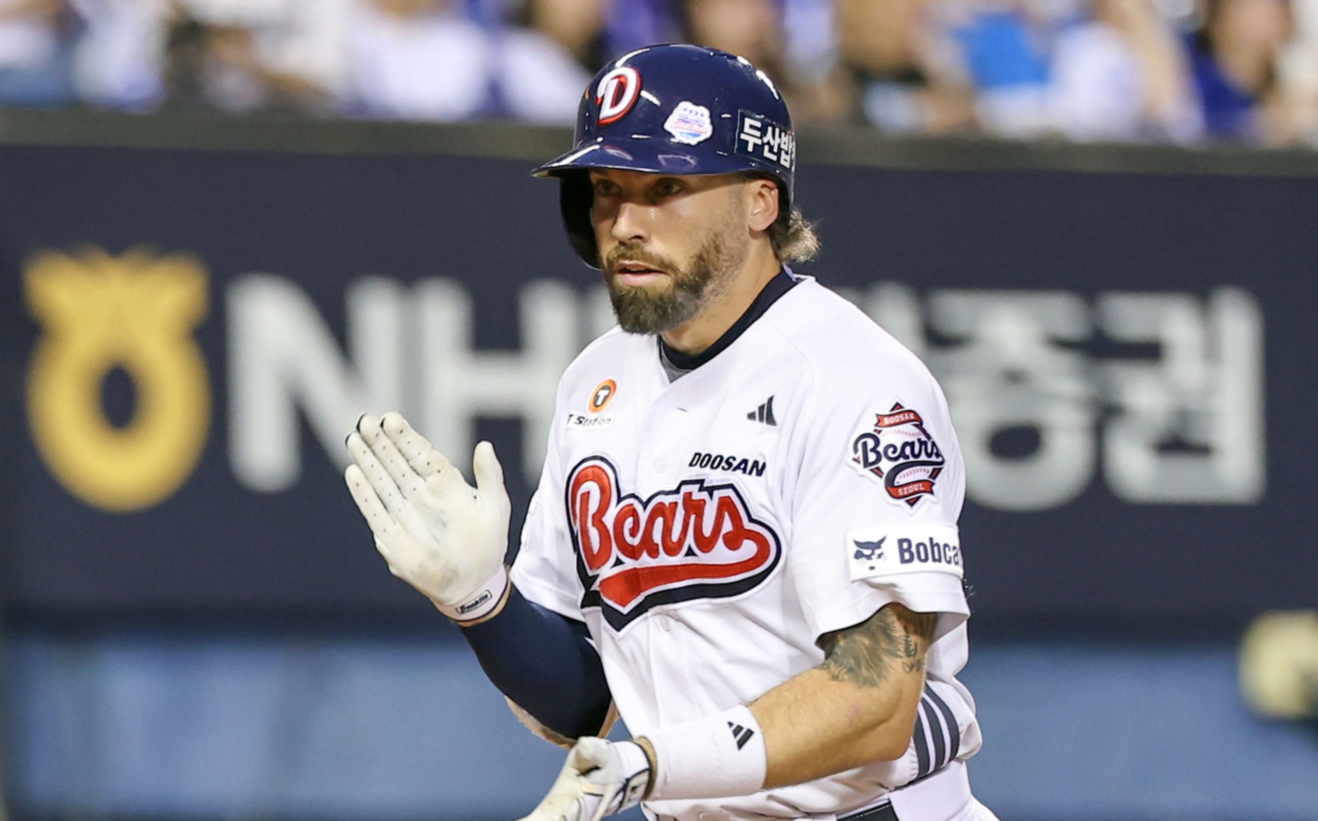 Jake Cave reportó con El Águila