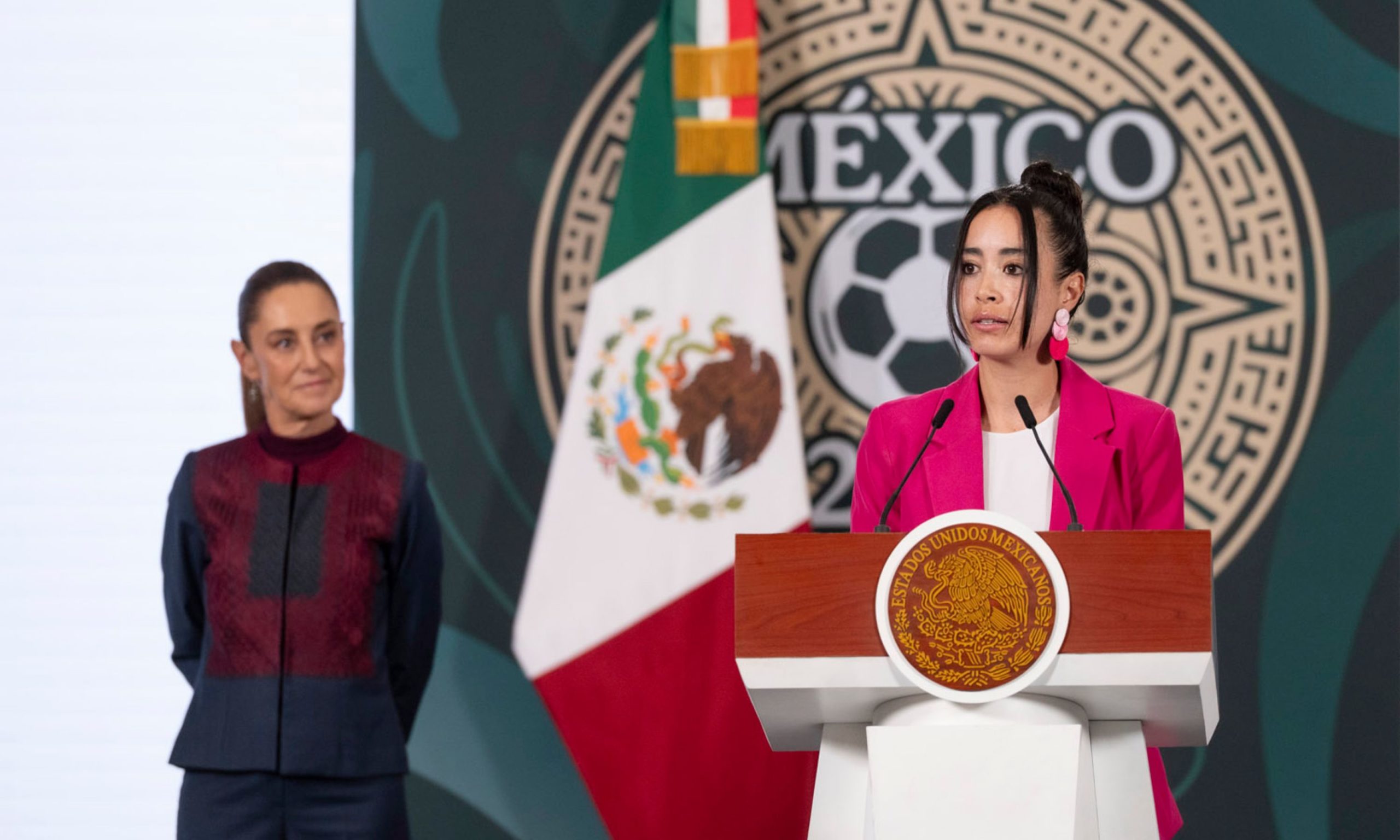 Presidenta felicita a Katia García, árbitra del Mundial de Futbol 2026