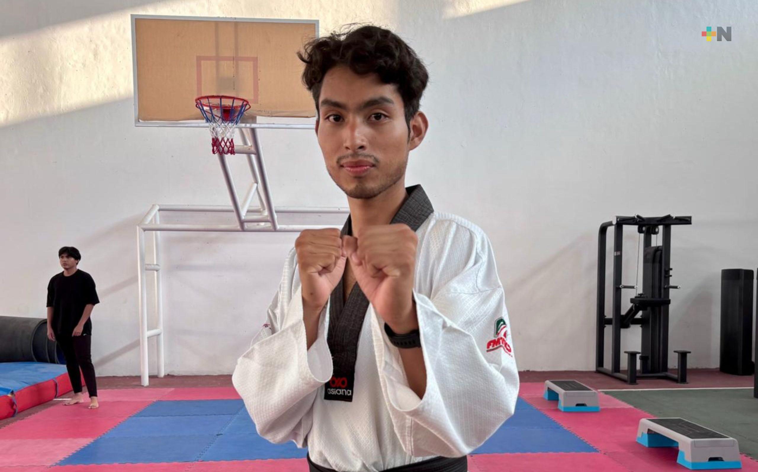 Espera terminar con medalla su participación en torneos universitarios