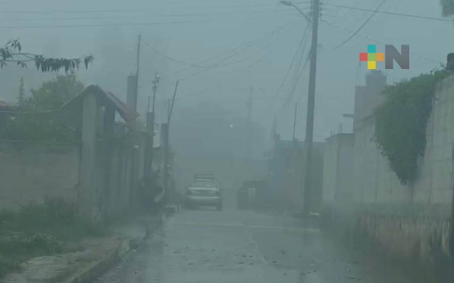 Lluvia moderada y descenso de temperatura dejó frente frío 45 en Huayacocotla