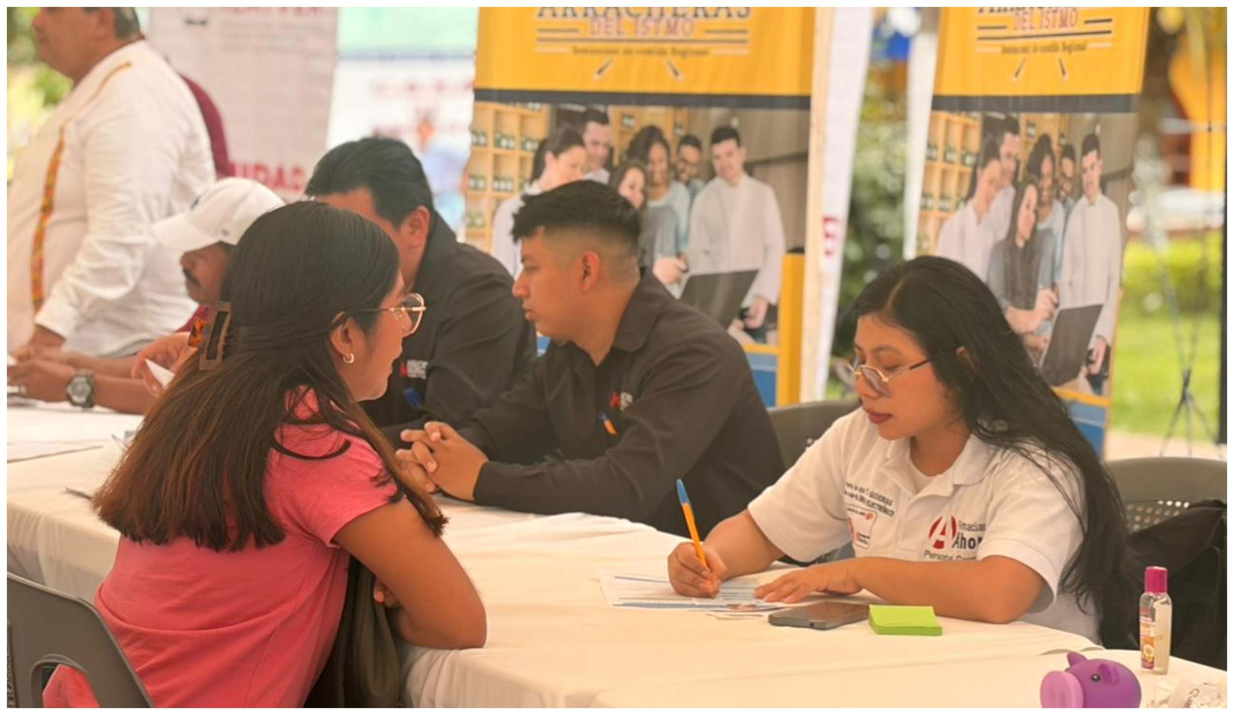 Oferta STPSP más de 380 espacios laborales en Feria del Empleo en Acayucan