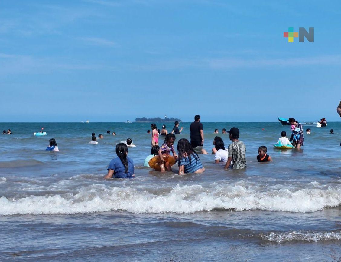 Playa de Villa del Mar registra importante afluencia de turistas al cierre del periodo vacacional