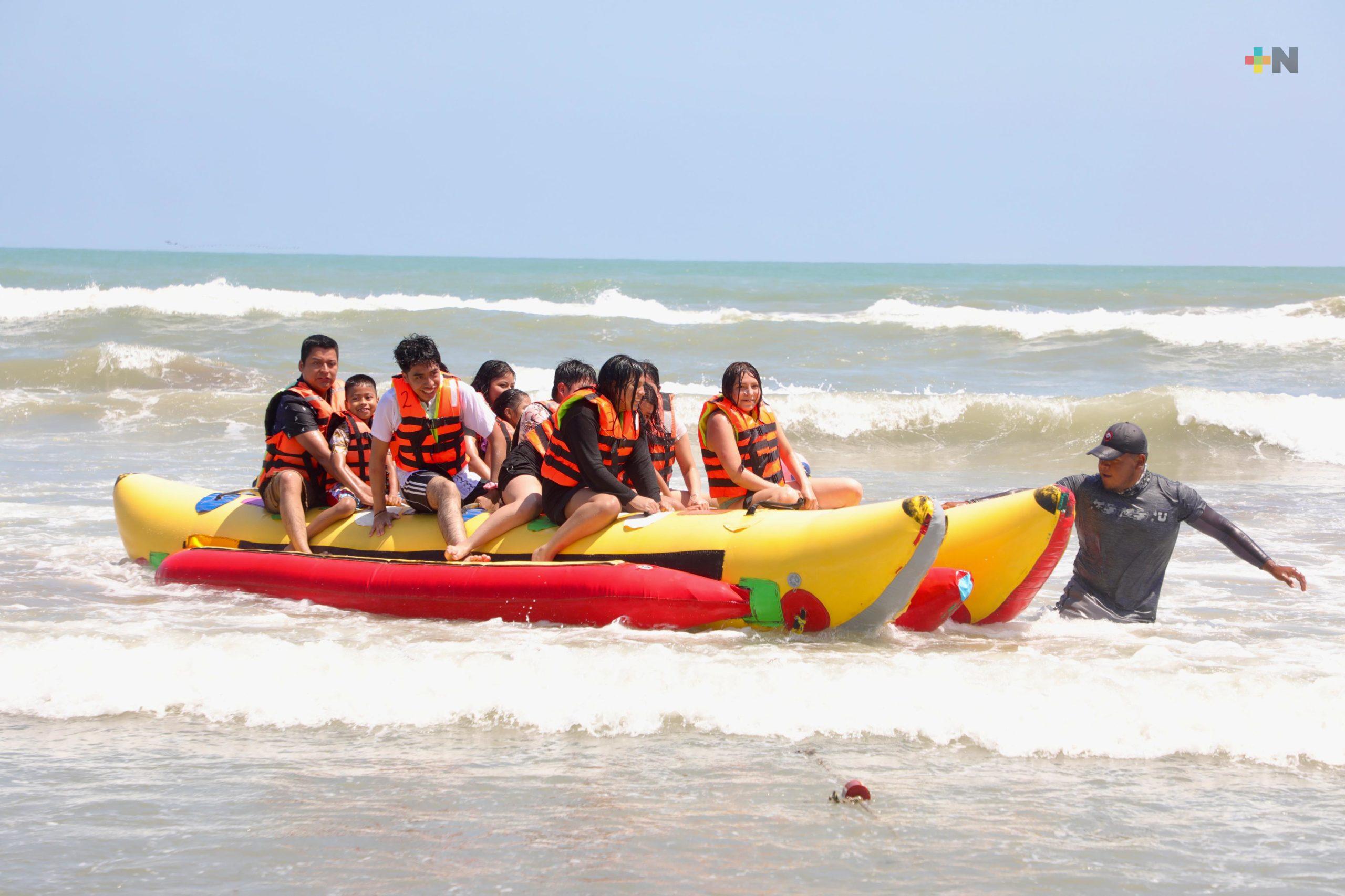 “Está muy limpio y con ambiente familiar”: turistas invitan a visitar playas de Tecolutla