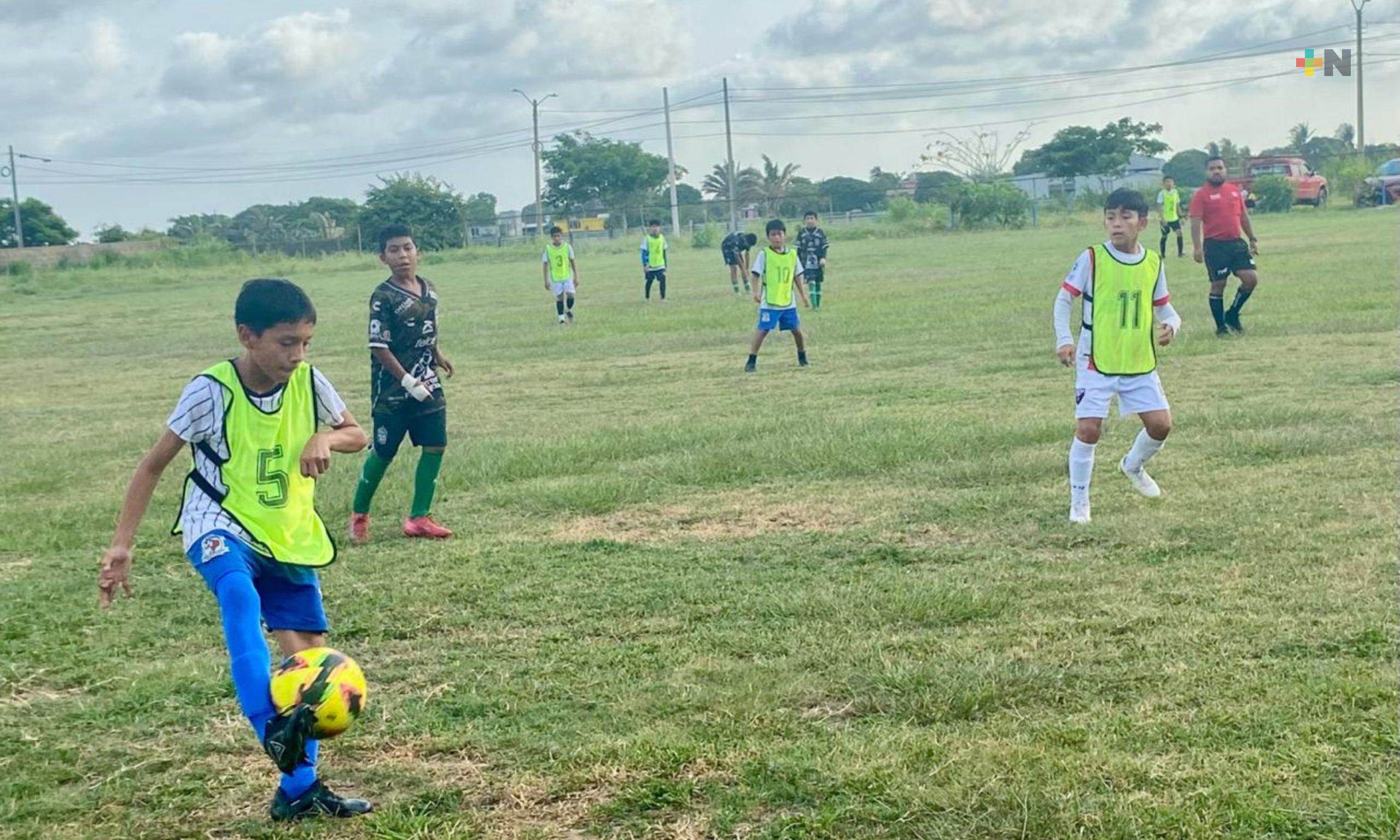 Preparativos estatal de futbol en Coatzacoalcos