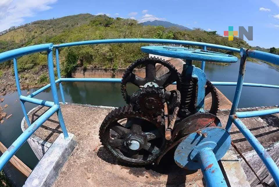 En Coatza, cierran suministro de agua de presa Yuribia debido a intensas lluvias