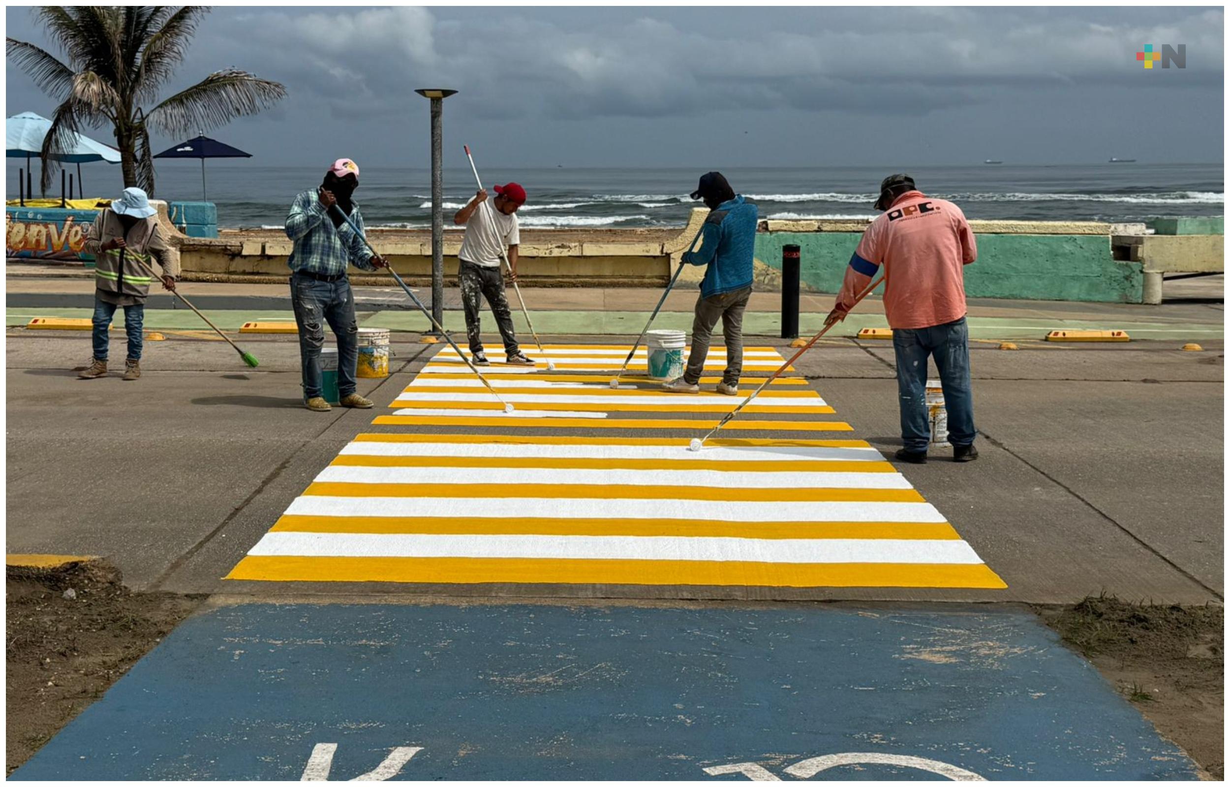 Realizan balizamiento de malecón de Coatzacoalcos