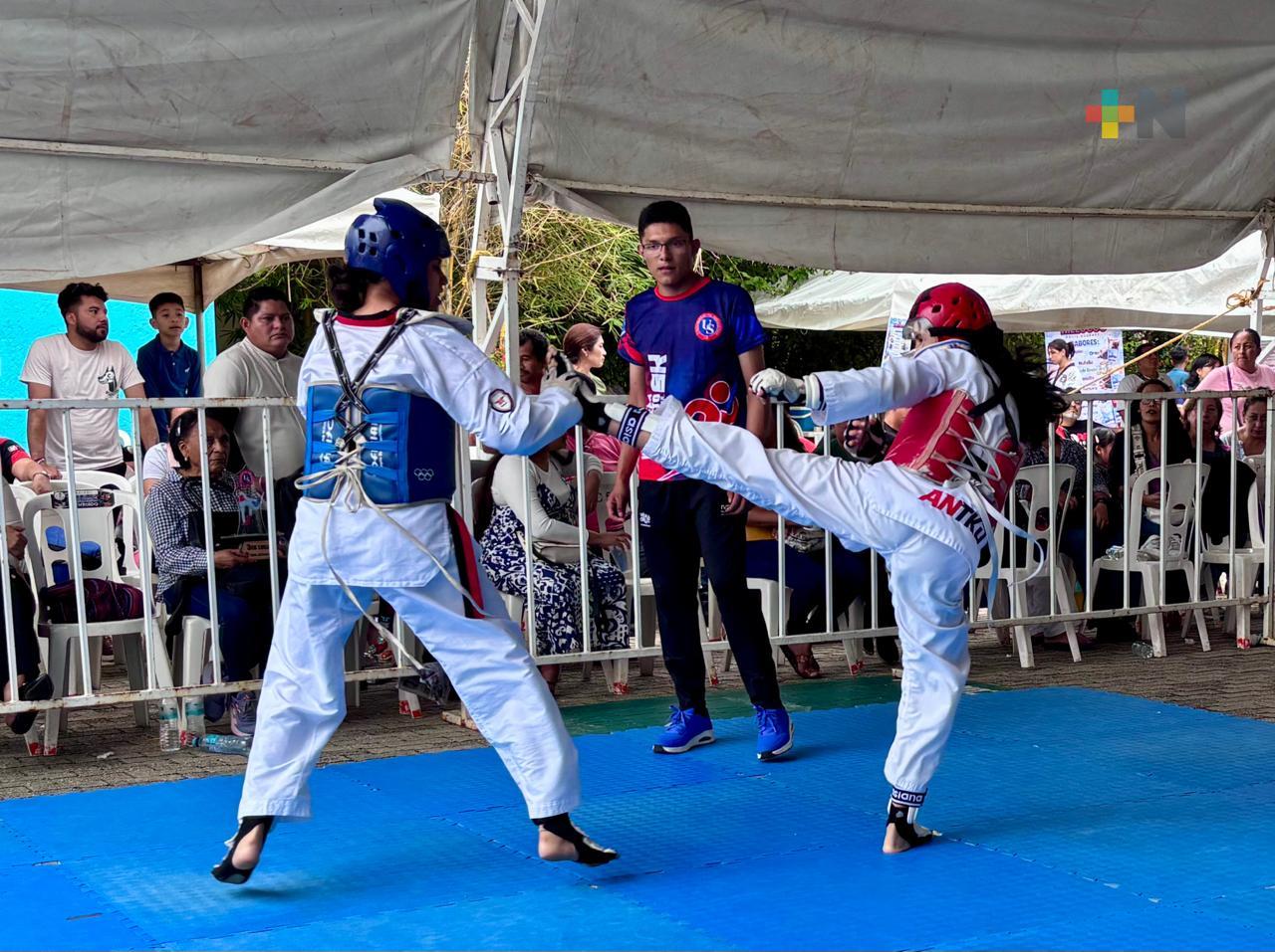 Copa Sotavento celebrada en Coatza reúne a más de 300 taekwondoínes