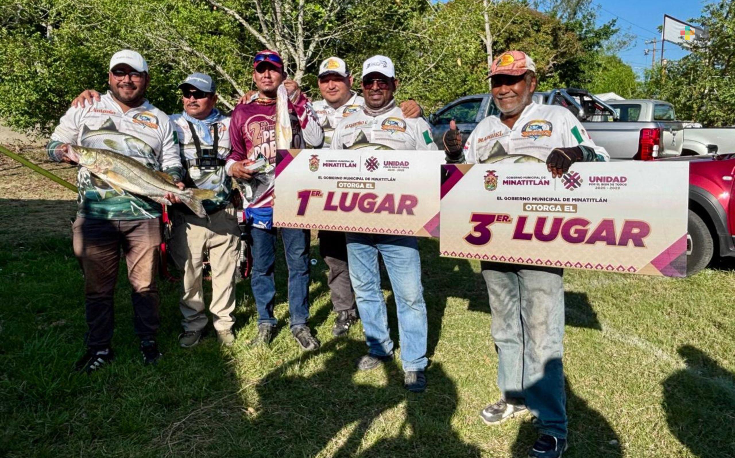 Alejandro Méndez resultó campeón de torneo de pesca en Minatitlán