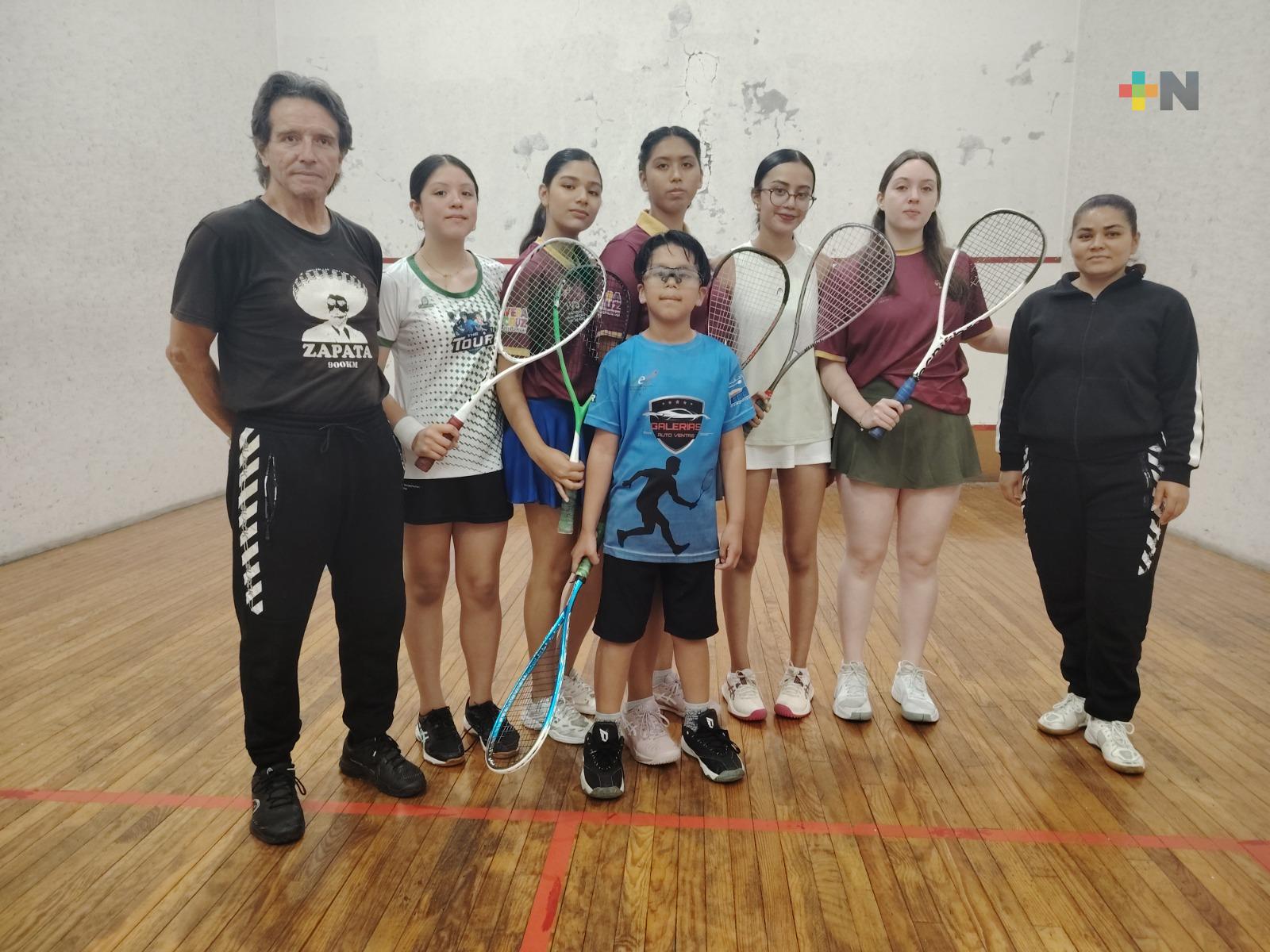 Listas jugadoras de squash veracruzanas que competirán en olimpiada nacional