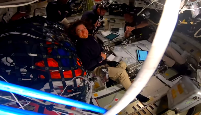 Regresan a la Tierra los astronautas de la misión Artemis II