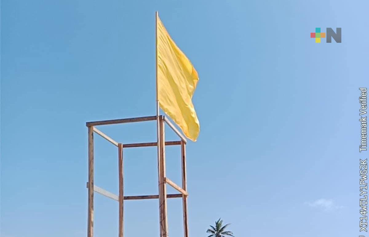 Bandera amarilla en playa de Coatzacoalcos; mejoran las condiciones meteorológicas