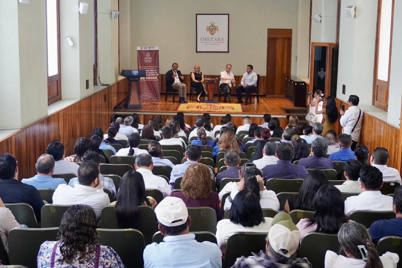 Más de 250 centros laborales obtienen Distintivo de Clima Laboral Favorable: STPSP