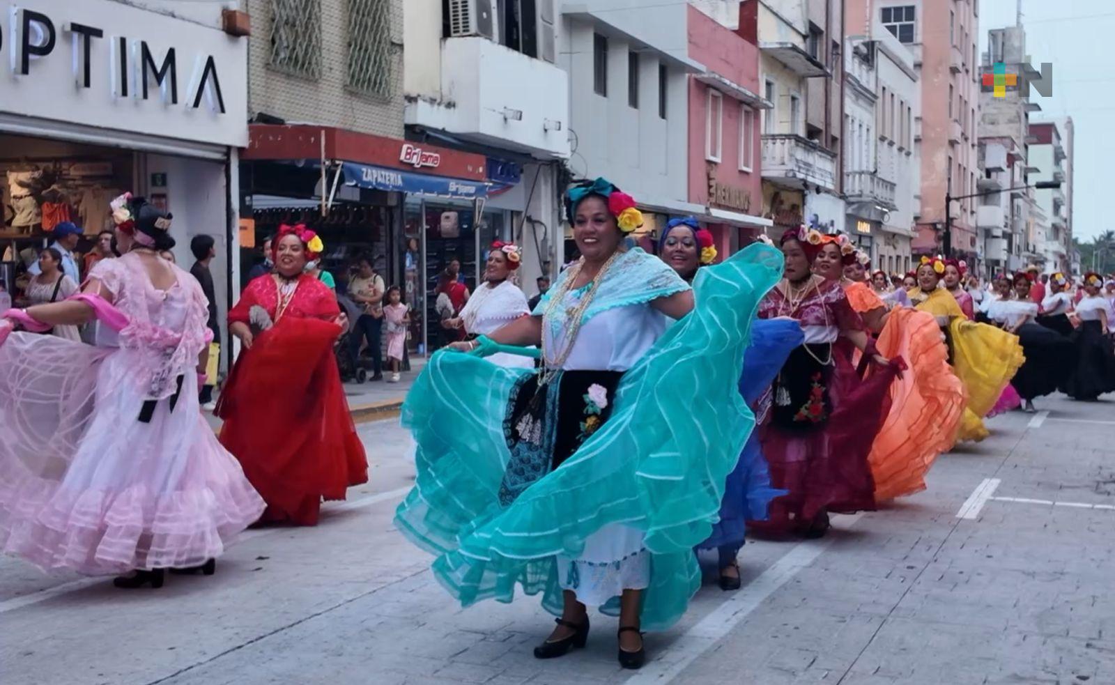 Centro histórico de Veracruz se llena de vida con el Desfile de la Veracruzaneidad