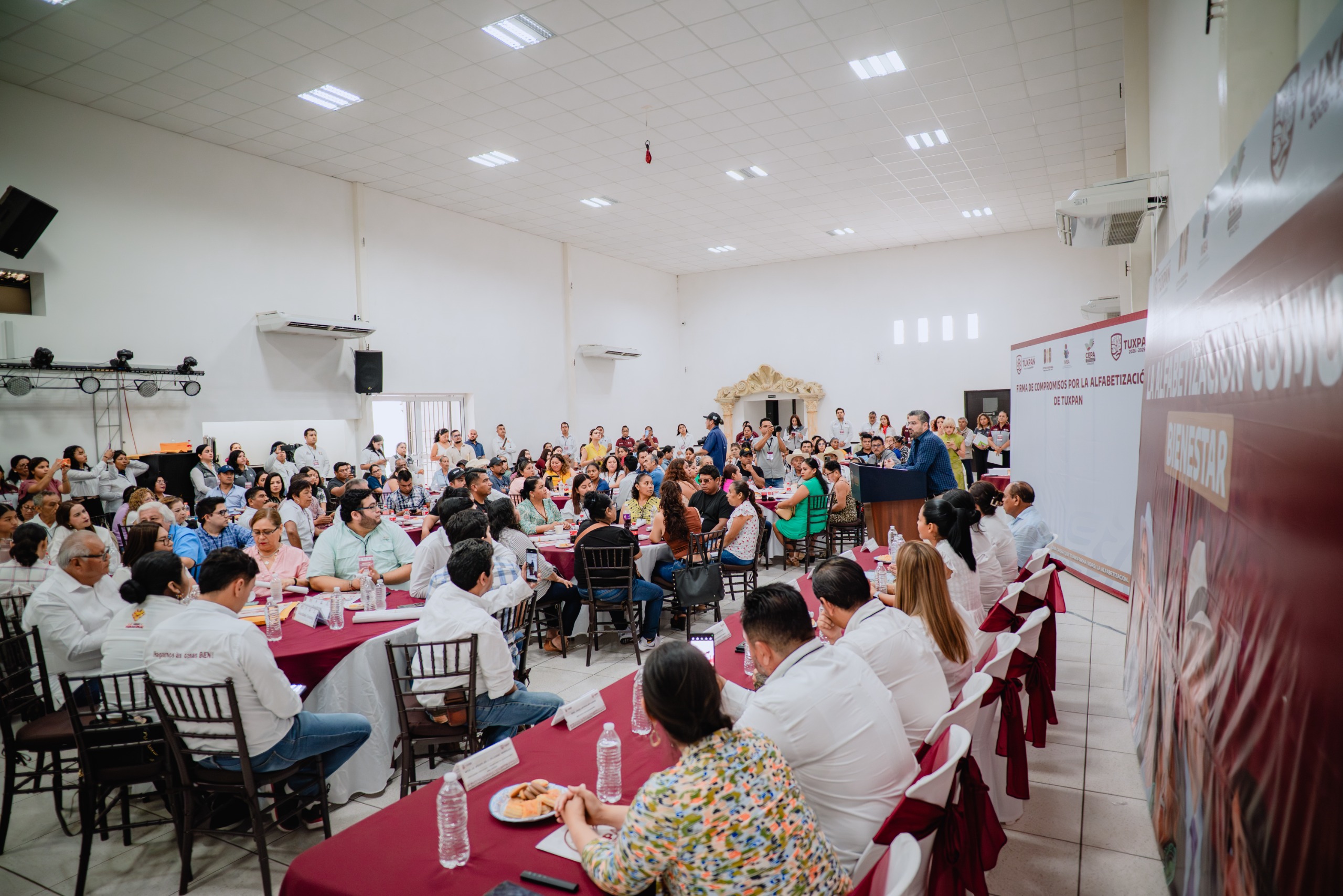 Tuxpan refuerza acciones contra el rezago educativo