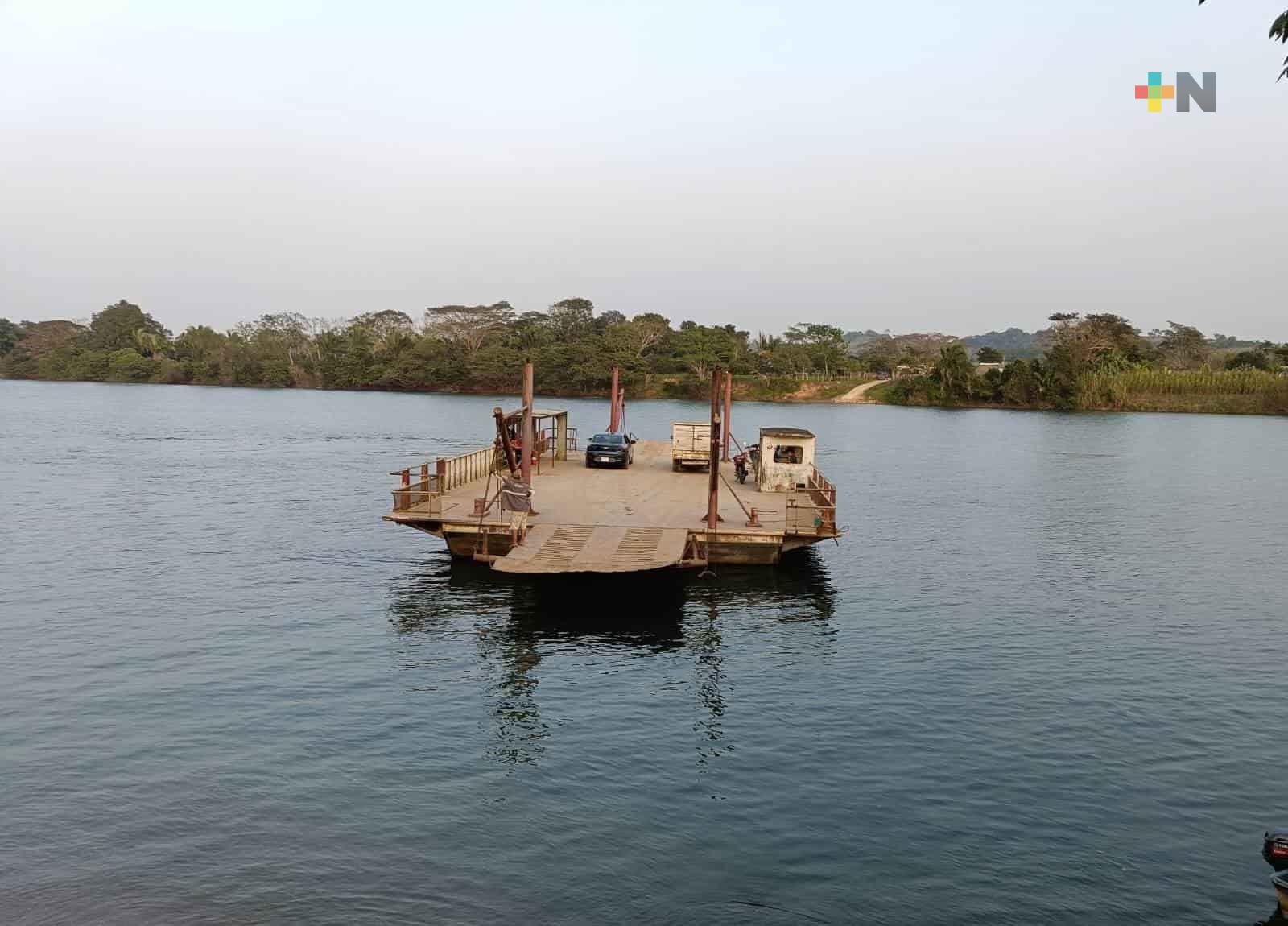 Se hunde transbordador en el río Uxpanapa