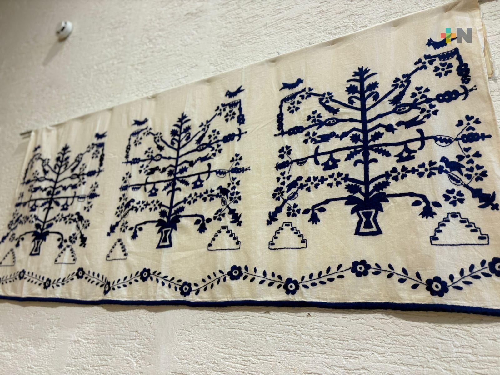 Artistas buscan preservar indumentaria de los pueblos originarios mediante el arte