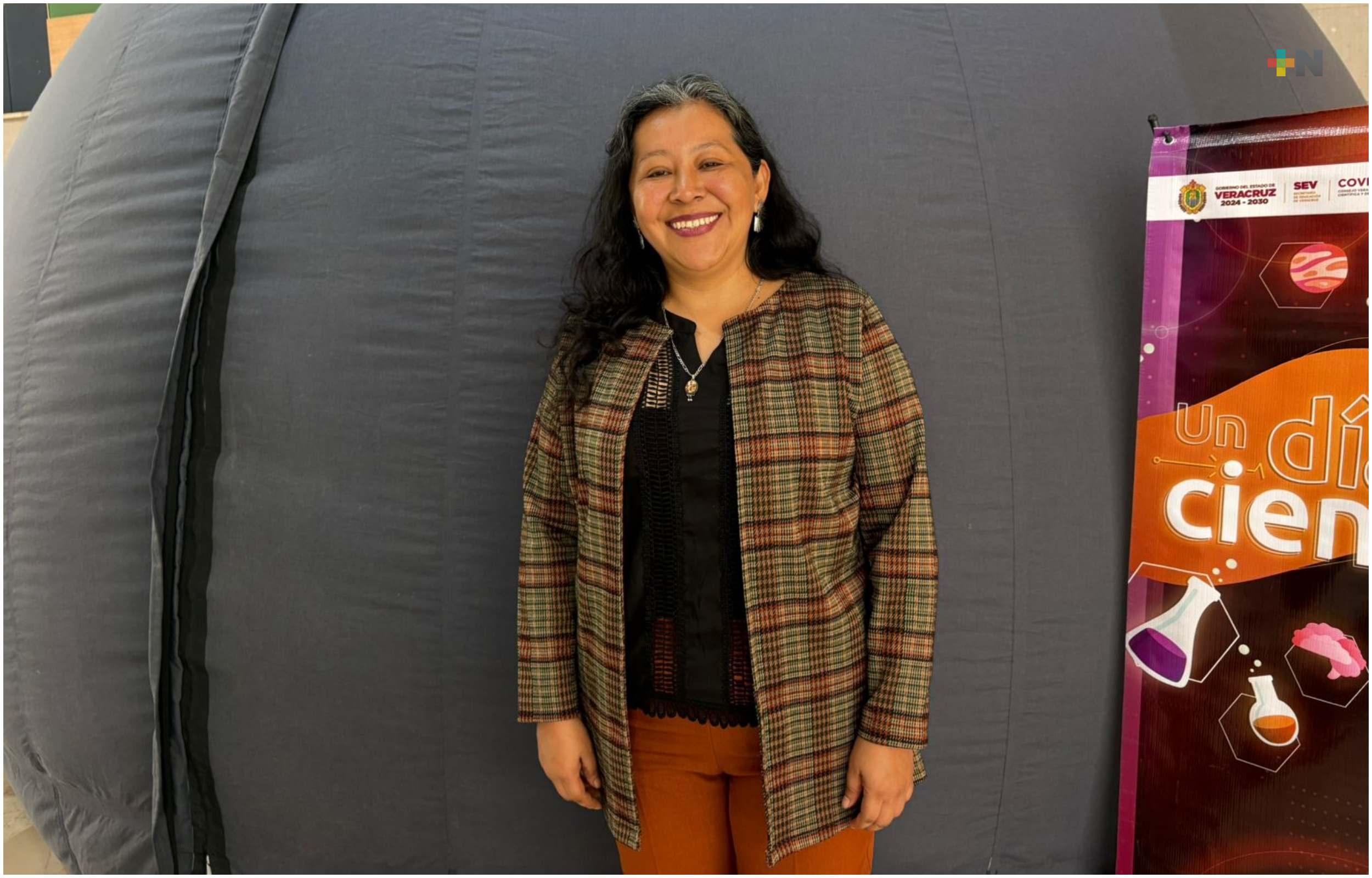 Planetario móvil despierta interés por el universo en Xalapa