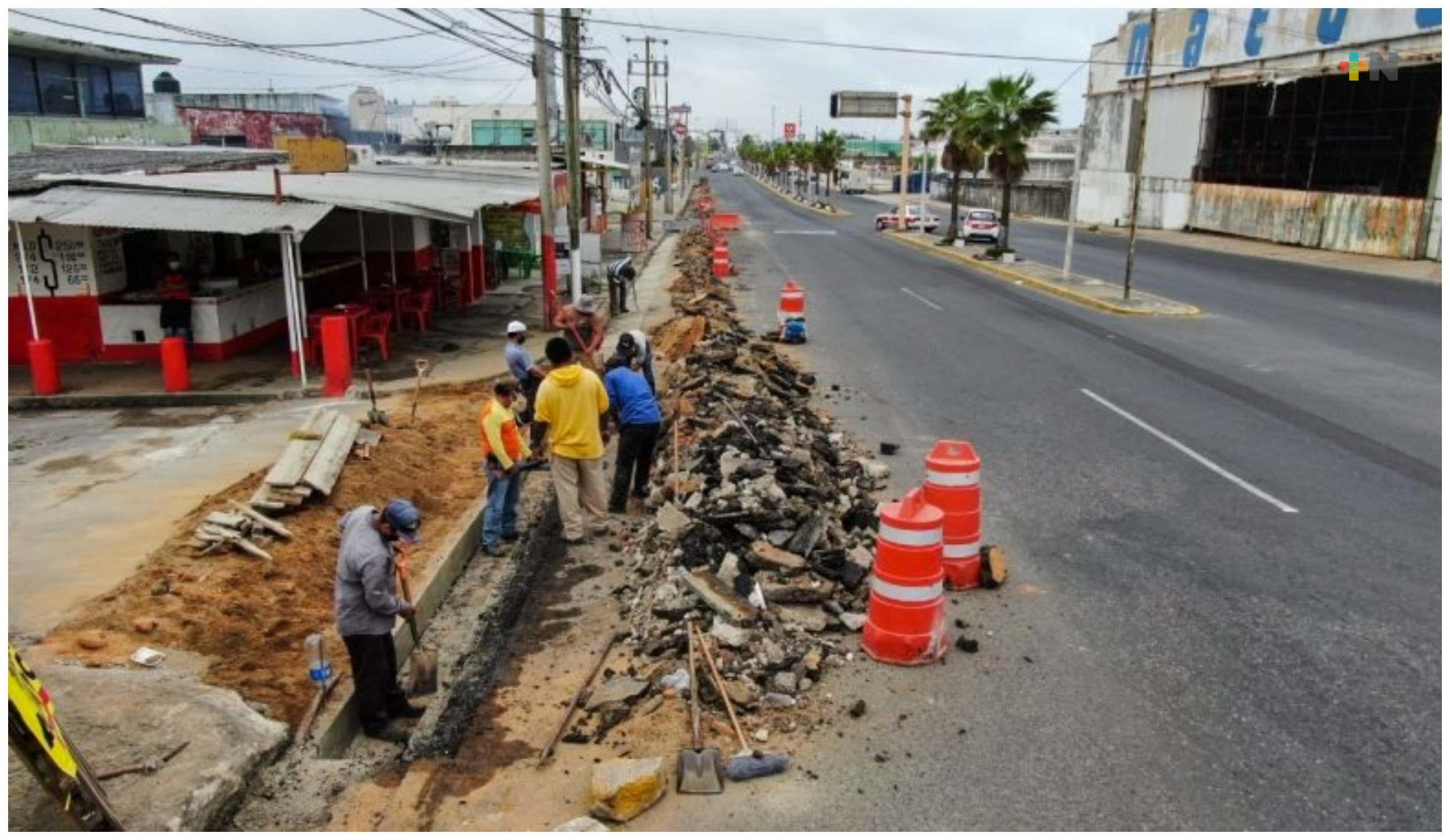 Avanza rehabilitación de avenida Universidad en Coatzacoalcos