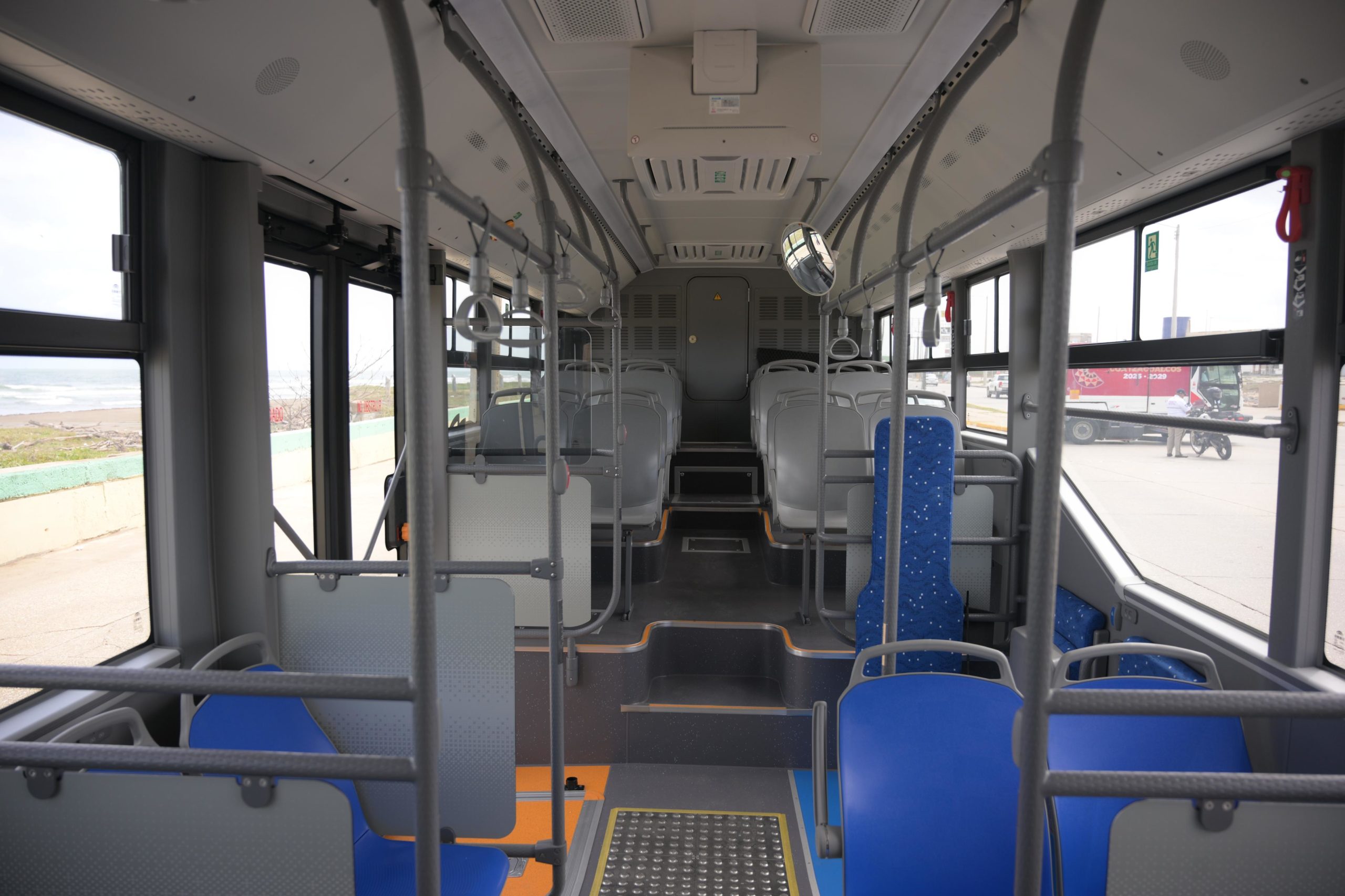 Ya operan camiones Quetzalli en Coatzacoalcos; en próximos meses llegarán los autobuses Olmeca a Xalapa