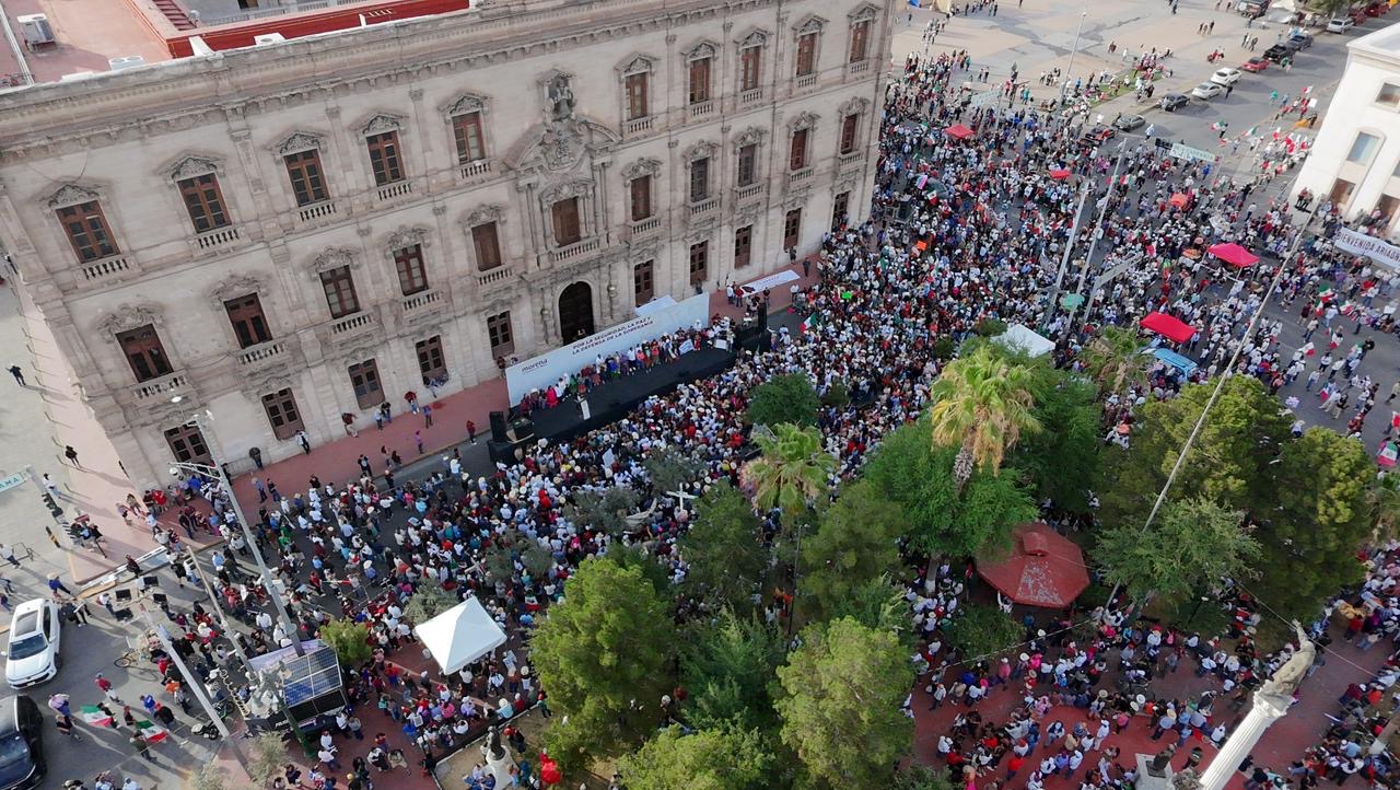 Multitudinaria marcha exige juicio político contra Maru Campos por CIAgate